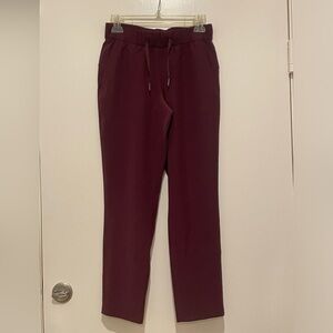 NWOT Lululemon Lulu Lemon Joggers Elastic Waist Cropped Maroon Size 4